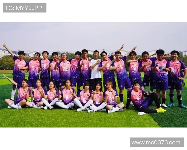 赛后分析：上海足球队与成都足球队的表现与状态对比探讨